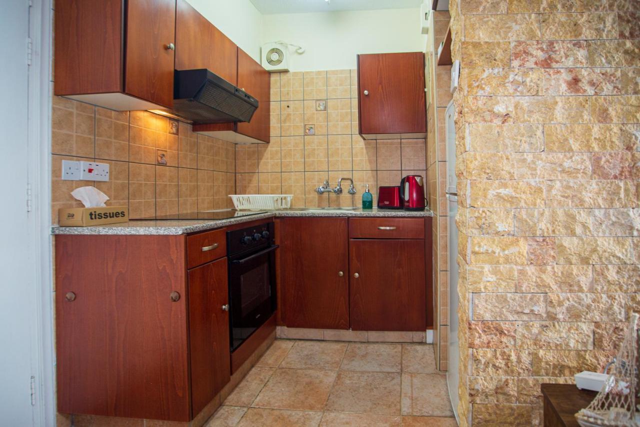 Central, By Sea, Seaview, Renovated 1 Bedroom Flat 拉纳卡 外观 照片